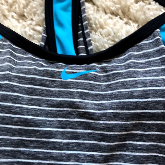 NEW Women’s Nike workout top with sports bra size small. Nike Womens tank - Picture 4 of 8